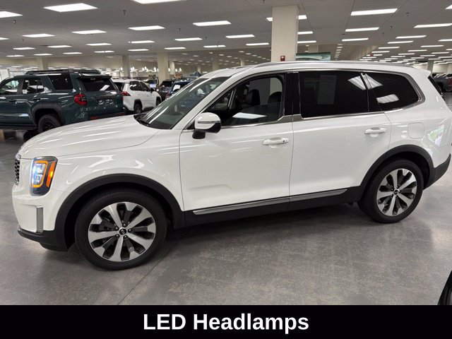 Used 2021 Kia Telluride EX w/ EX Premium Package FWD image 4