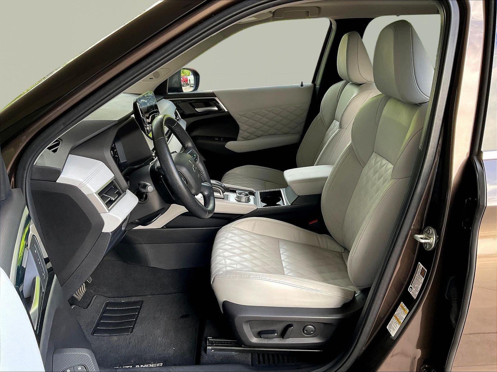 Used 2023 Mitsubishi Outlander SEL FWD image 20