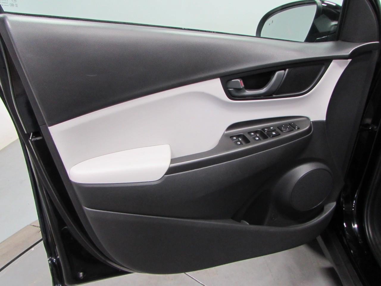 Used 2023 Hyundai Kona SEL w/ Cargo Package AWD/4WD image 12