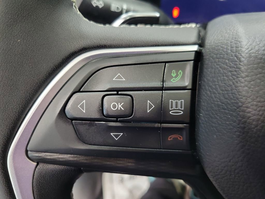 Used 2024 Jeep Grand Cherokee L Laredo AWD/4WD image 35