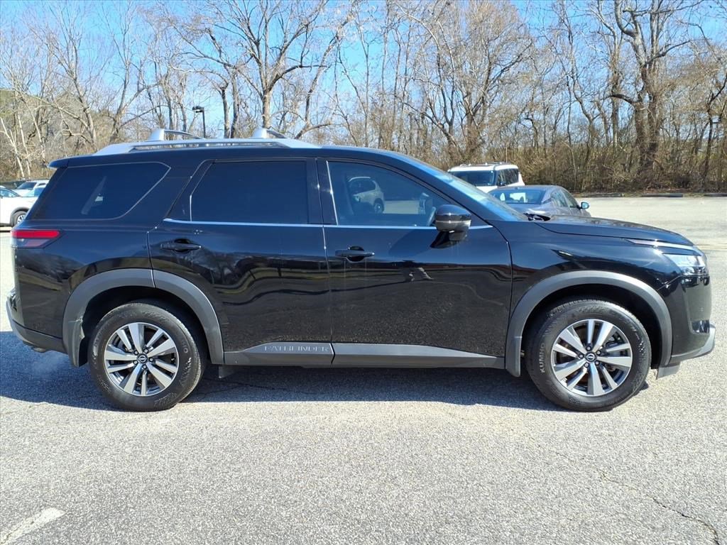Used 2024 Nissan Pathfinder SL w/ Cargo Package image 6