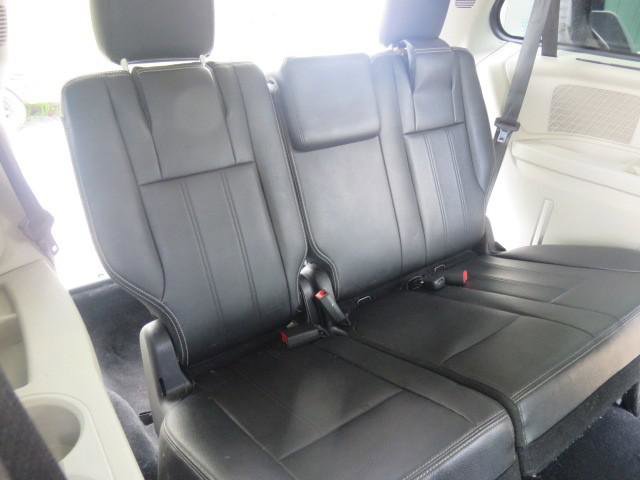 Used 2015 Chrysler Town & Country Touring w/ Driver Convenience Group FWD image 24