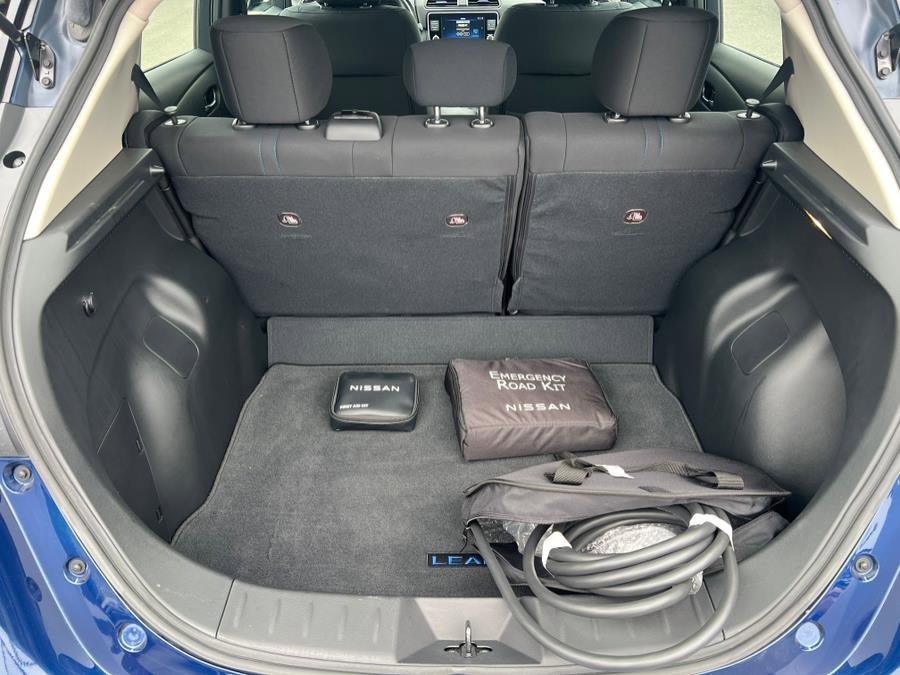 Used 2025 Nissan Leaf S image 45