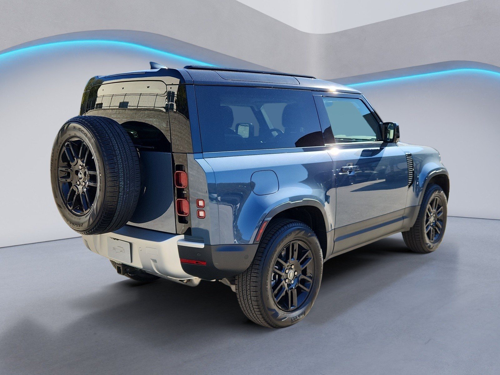Used 2025 Land Rover Defender 90 S AWD/4WD image 5