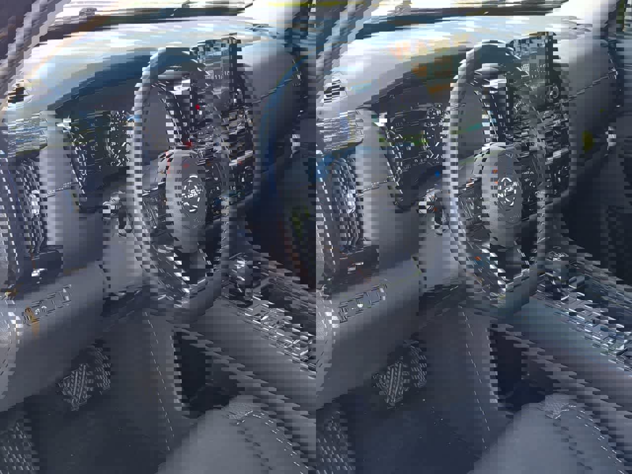 Used 2022 Nissan Pathfinder SV w/ SV Black Package image 10