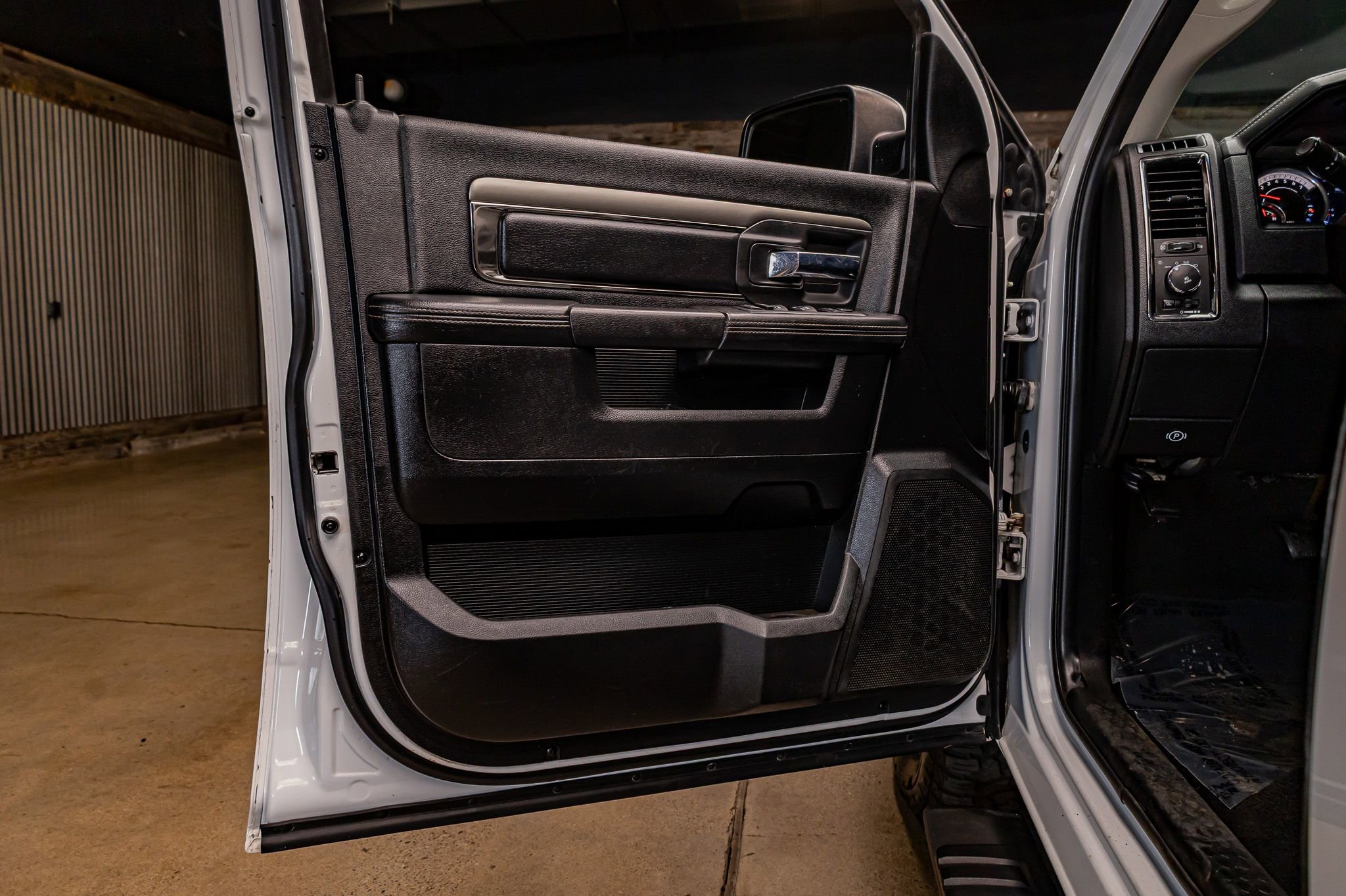 Used 2014 RAM 1500 Sport w/ Sport Premium Group image 27