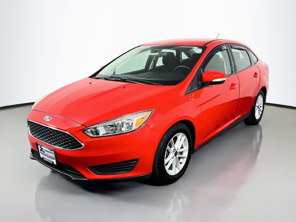 Used 2017 Ford Focus SE w/ Cold Weather Package FWD image 3