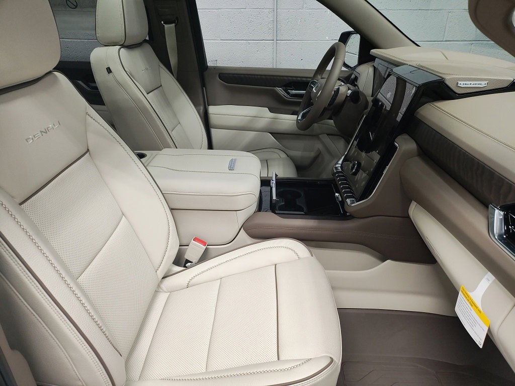 New 2026 GMC Yukon XL Denali w/ Sun & Power Step Package image 7