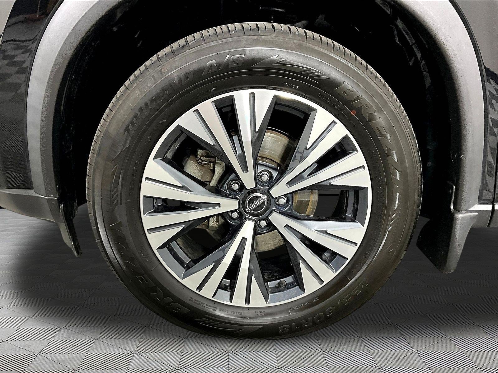 Certified 2023 Nissan Rogue SV w/ SV Premium B Package AWD/4WD image 34