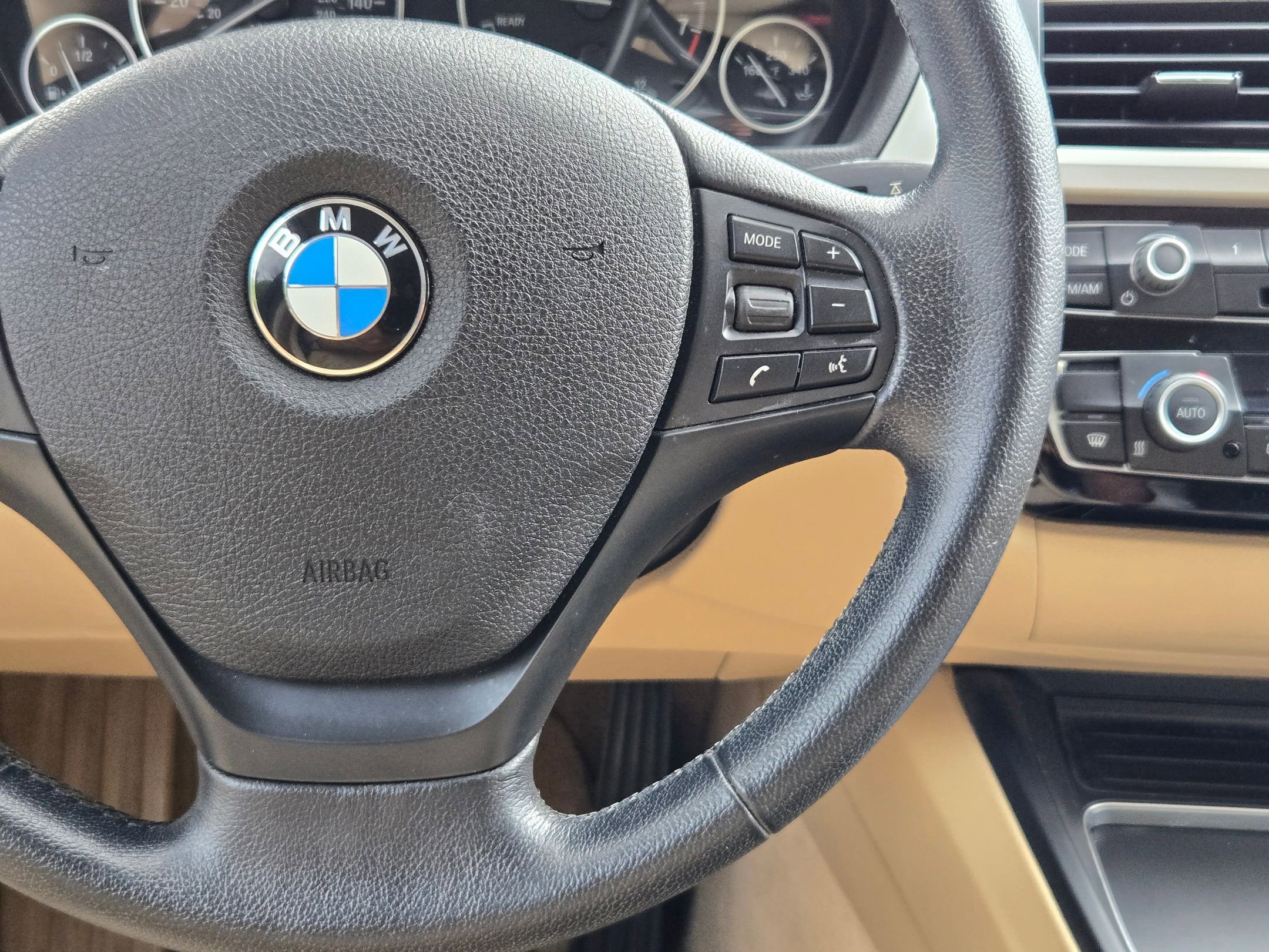 Used 2016 BMW 320i Sedan RWD image 22