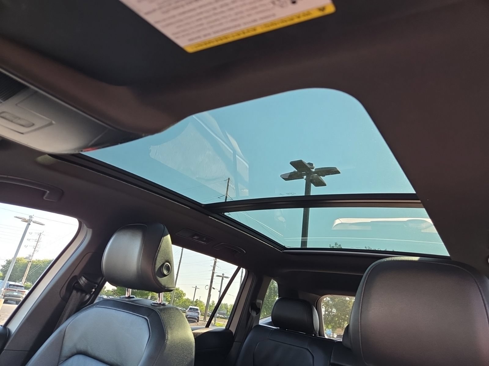 Used 2019 Volkswagen Tiguan SEL Premium R-Line AWD/4WD image 16