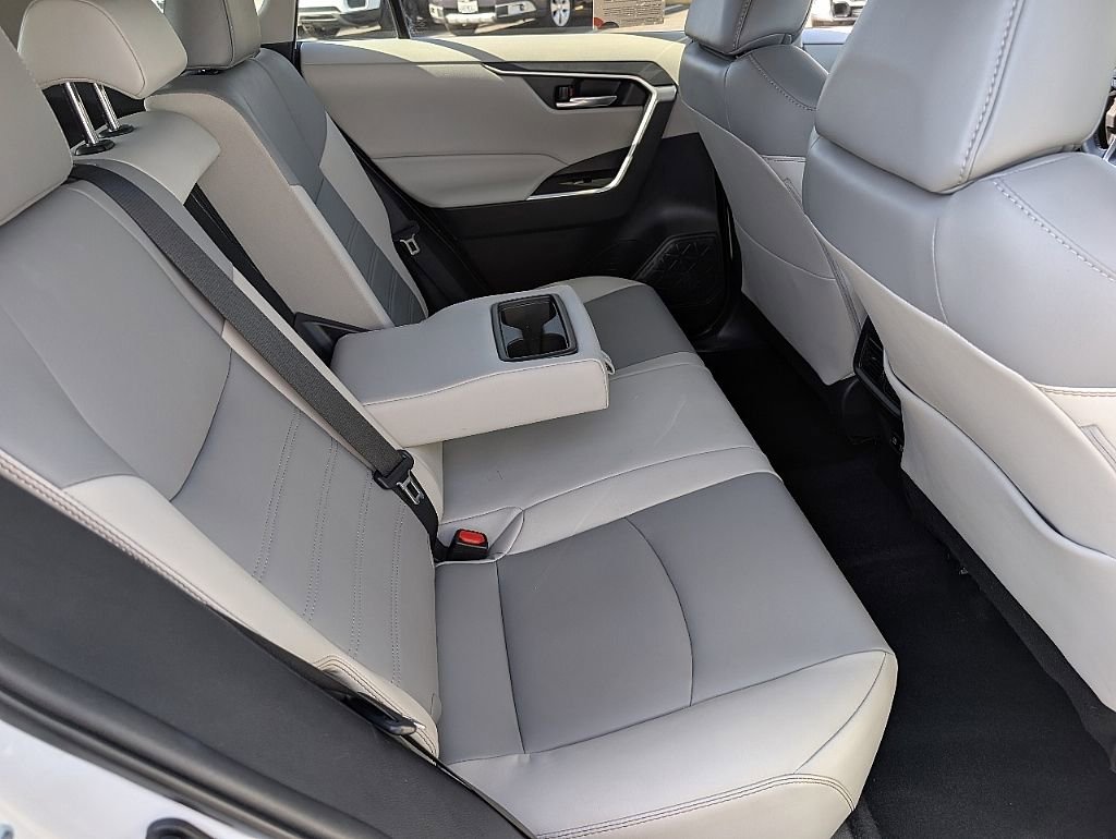 Used 2021 Toyota RAV4 XLE Premium w/ Carpet Mat Package (TMS) image 20