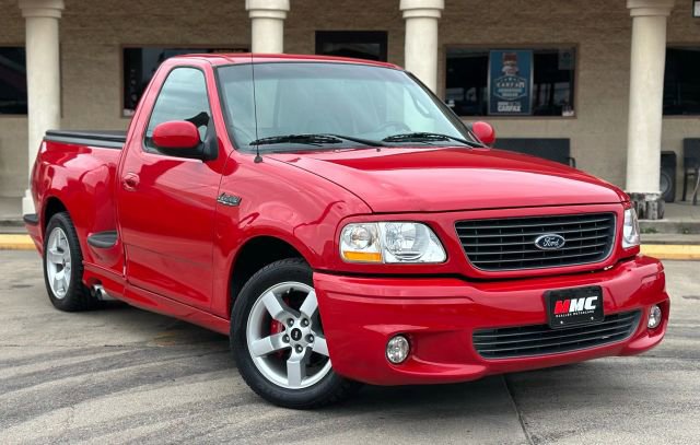 Used 2001 Ford F150 Lightning image 2