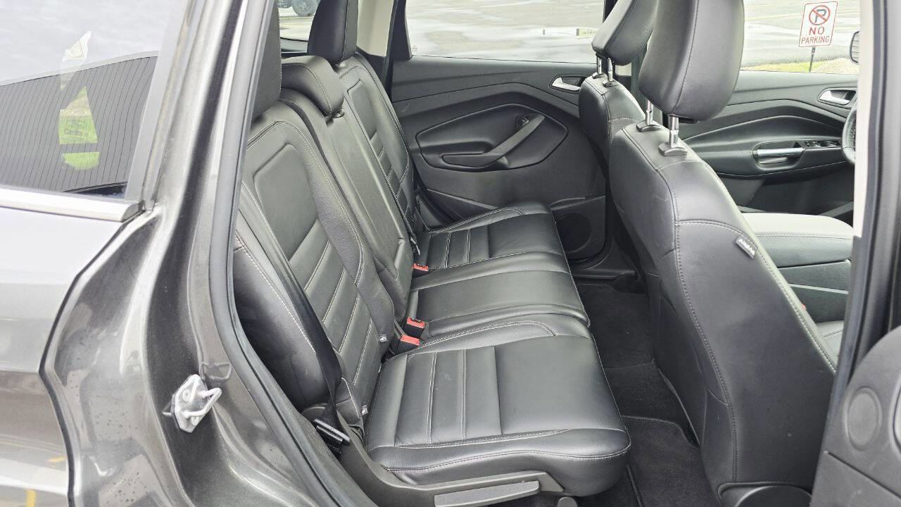 Used 2019 Ford Escape Titanium AWD/4WD image 14