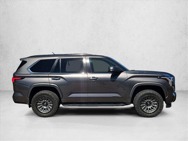 Used 2023 Toyota Sequoia Limited AWD/4WD image 4