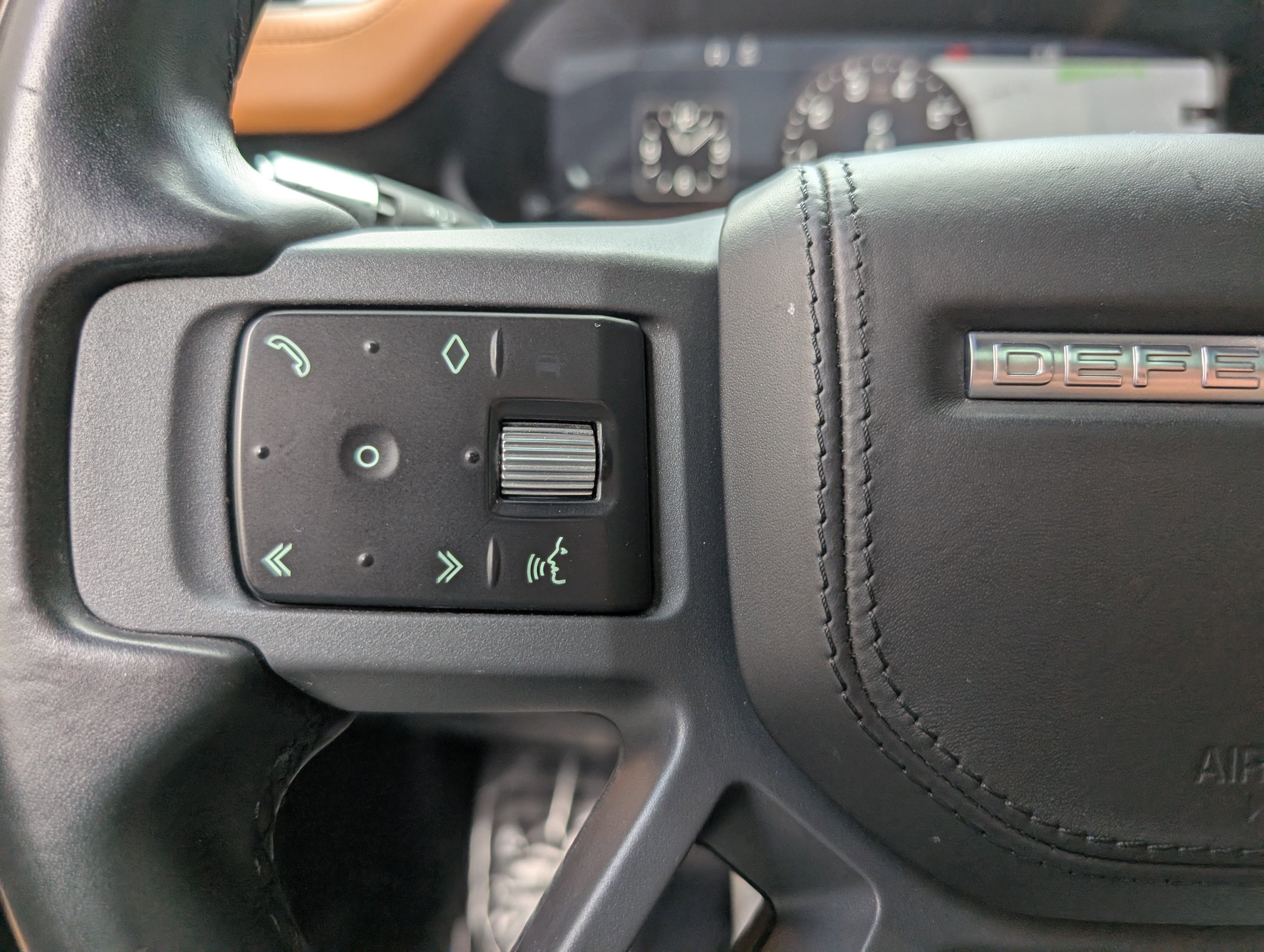 Used 2020 Land Rover Defender 110 X image 24