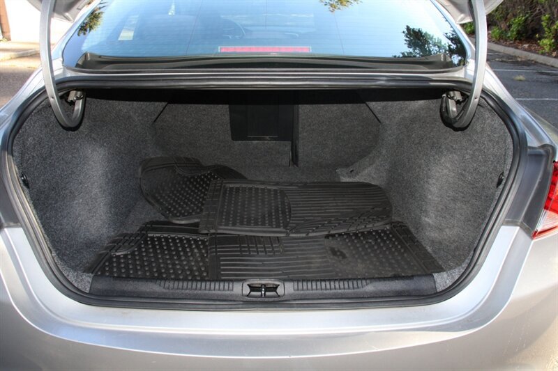 Used 2015 Chrysler 200 Limited w/ Convenience Group FWD image 16