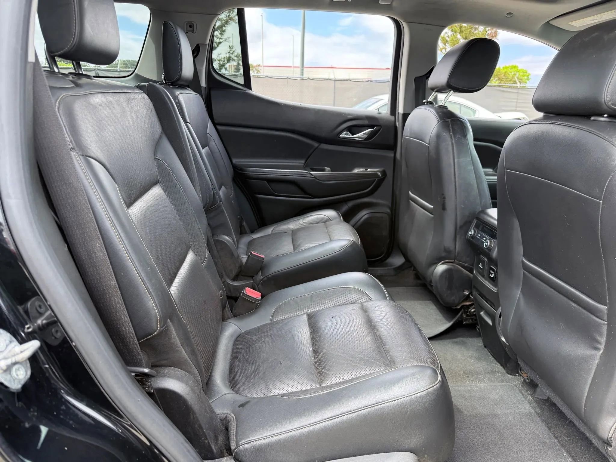Used 2017 GMC Acadia SLT w/ LPO, Floor Liner Package image 20