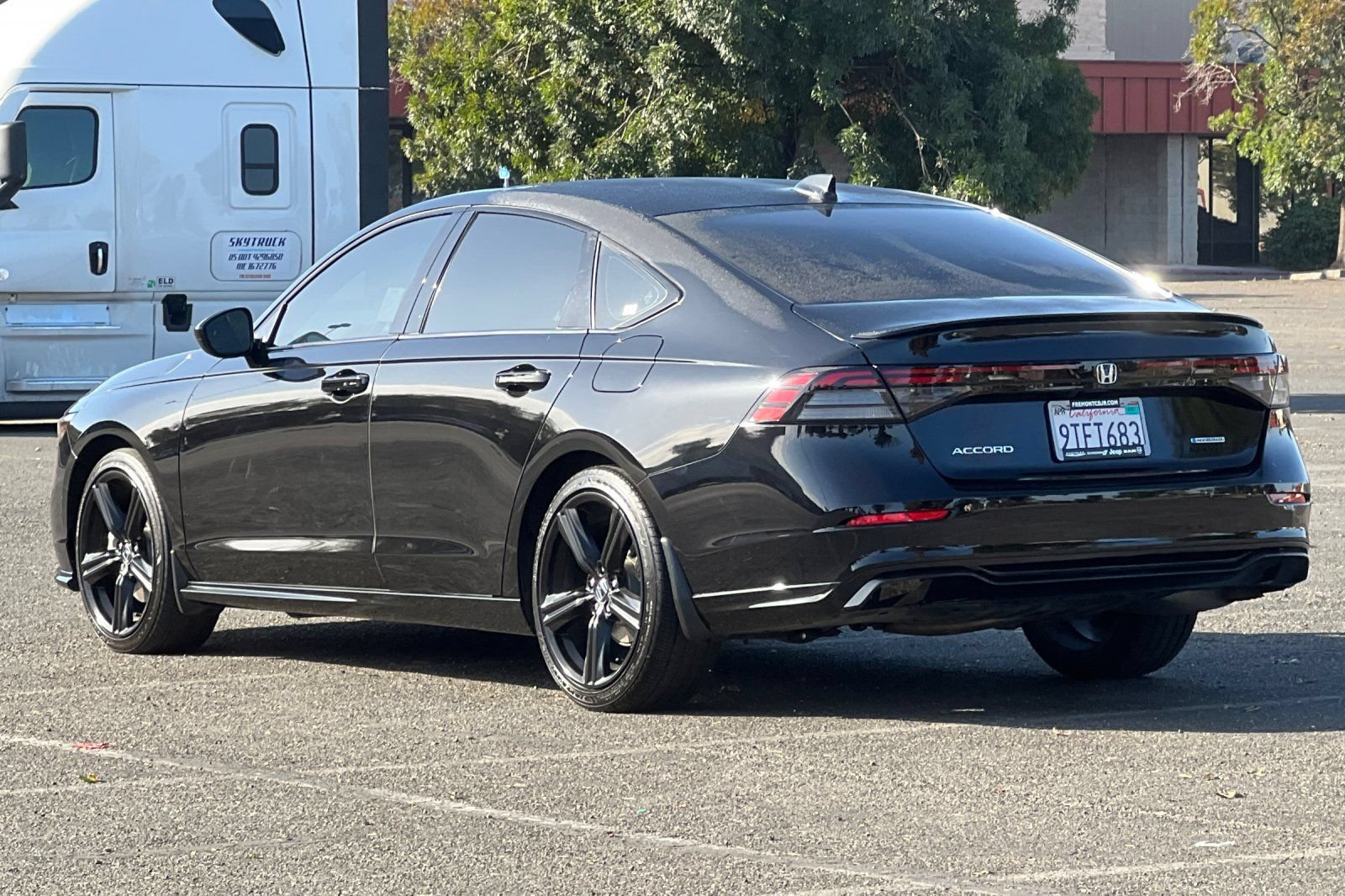 Used 2025 Honda Accord Sport image 5