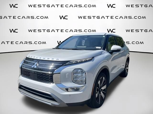 Used 2025 Mitsubishi Outlander SE
