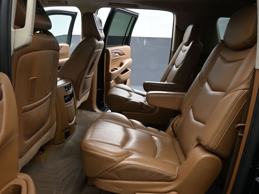 Used 2016 Cadillac Escalade ESV Platinum image 19