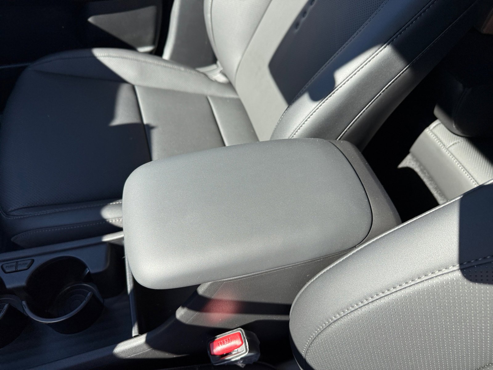 New 2026 Hyundai Kona Limited FWD image 14