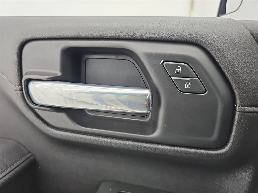 Used 2021 Chevrolet Silverado 1500 LT image 35