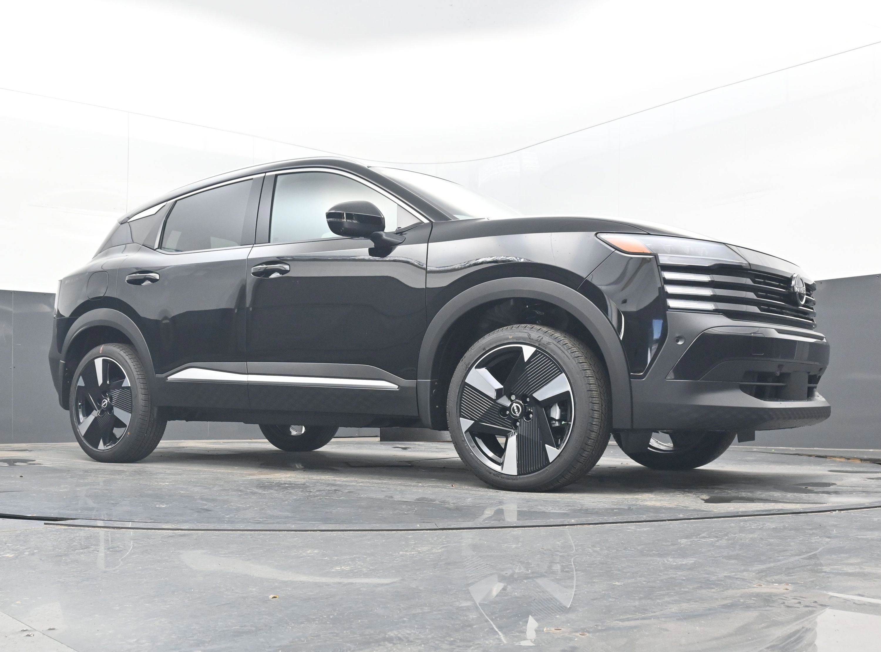 New 2026 Nissan Kicks SR w/ SR Premium Package image 23