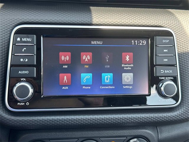 New 2025 Nissan Kicks Play S image 28