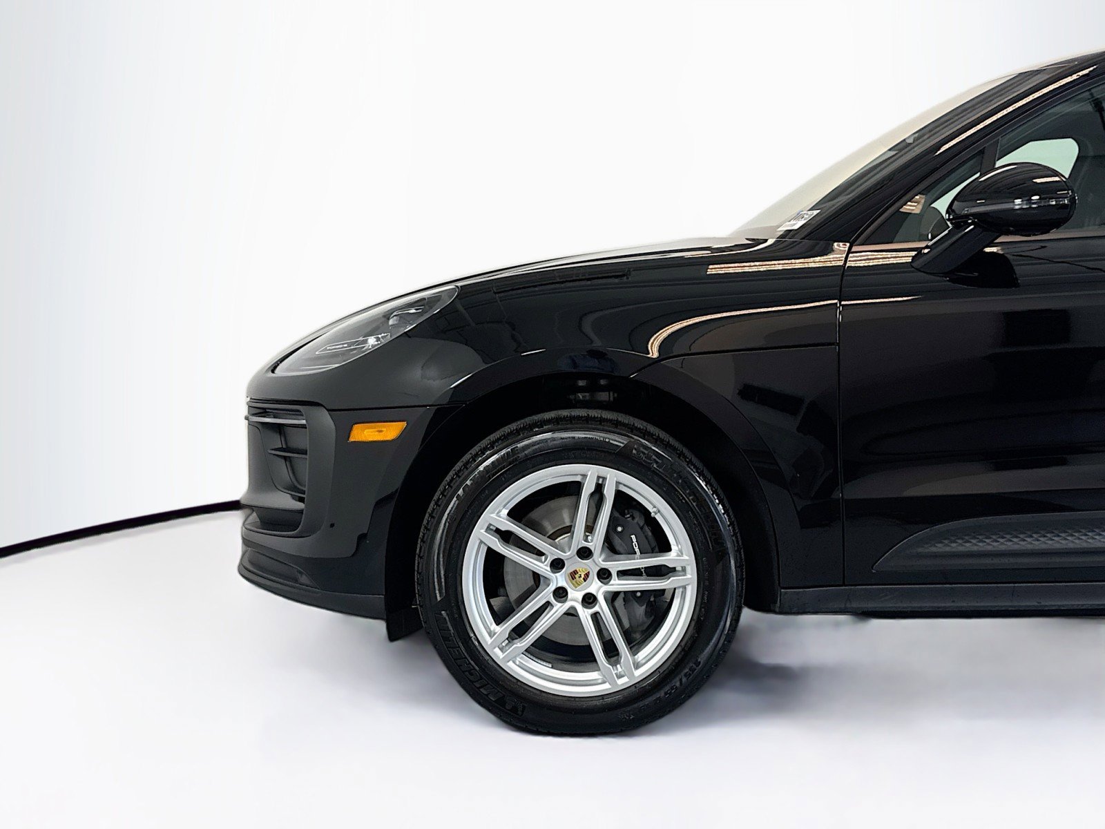 Certified 2025 Porsche Macan image 29