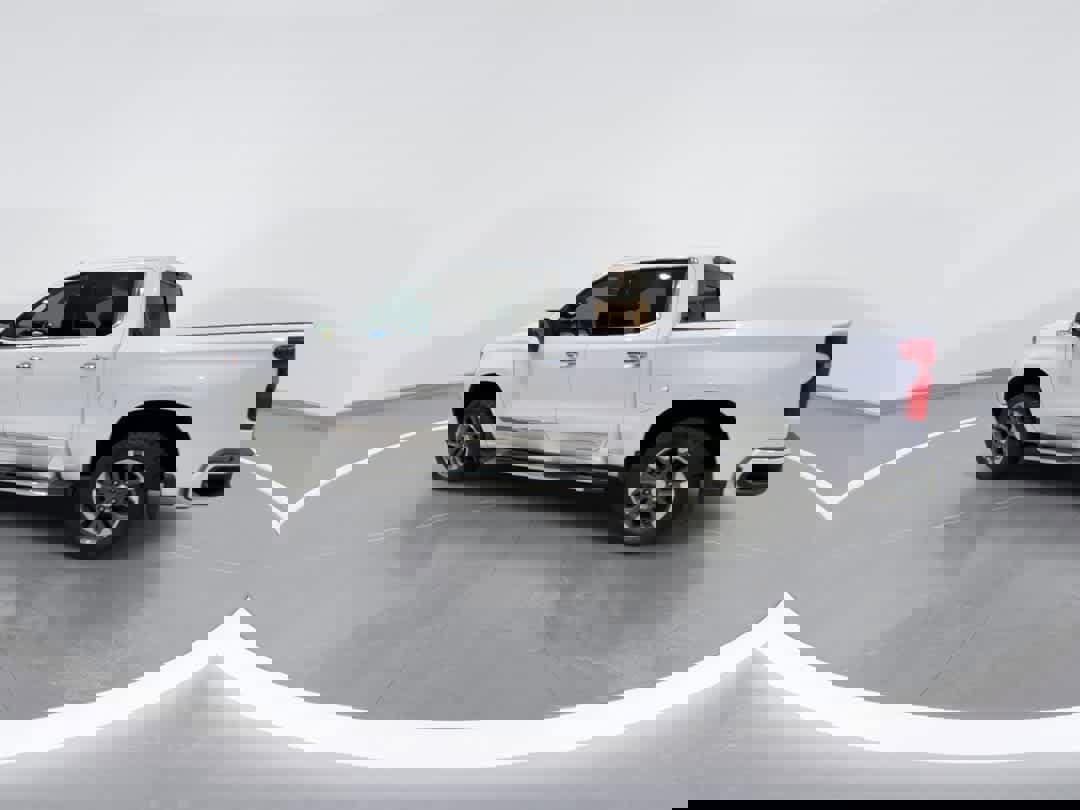 Used 2022 Chevrolet Silverado 1500 High Country w/ Technology Package image 6