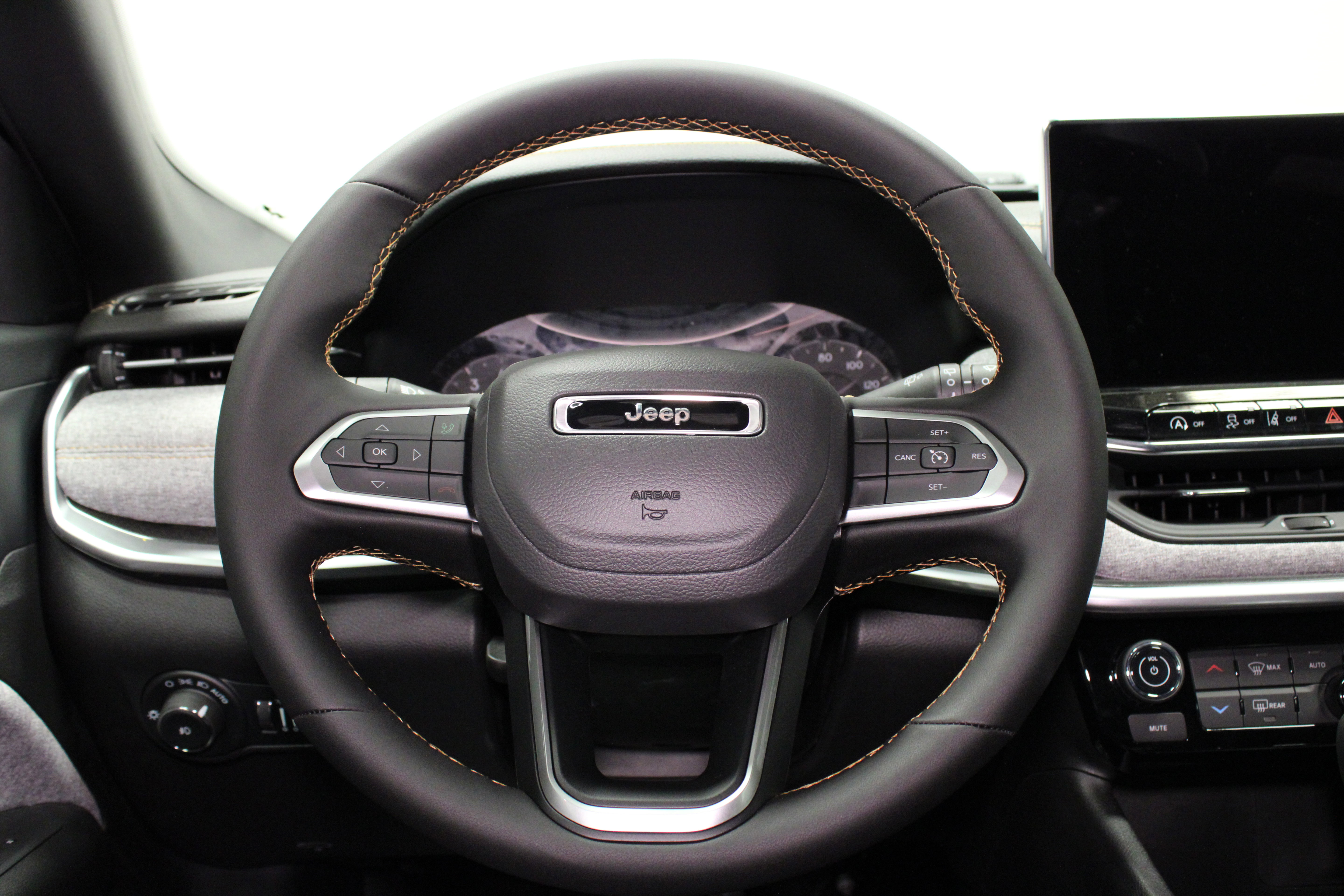 New 2026 Jeep Compass Latitude AWD/4WD image 21