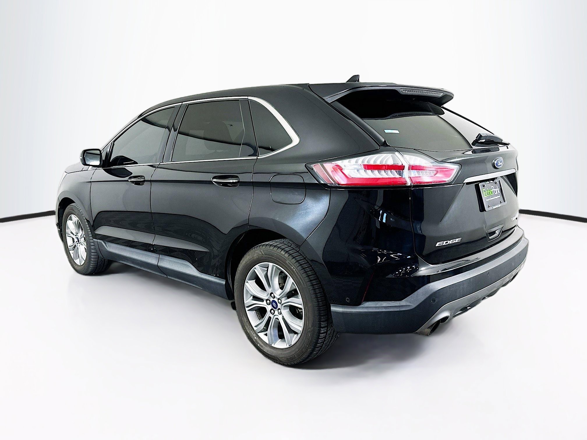 Used 2019 Ford Edge Titanium w/ Equipment Group 301A AWD/4WD image 5