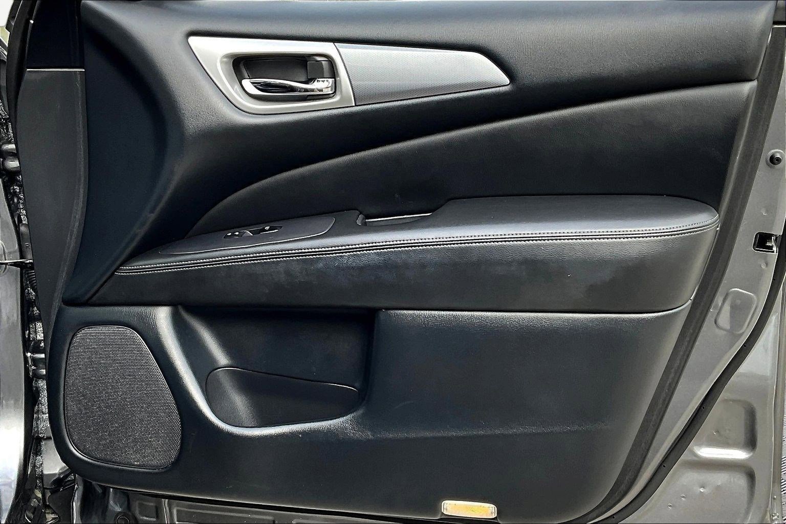 Used 2019 Nissan Pathfinder SL image 28