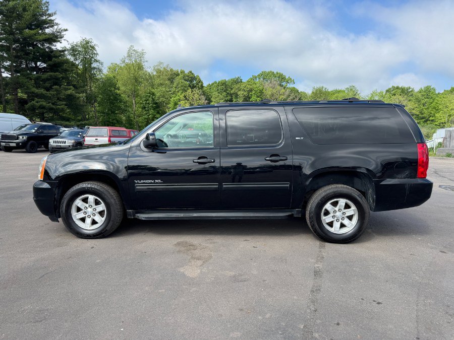 Used 2013 GMC Yukon XL SLT w/ SLT-2 Equipment Package AWD/4WD image 2