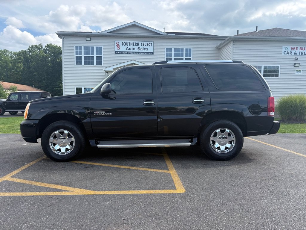 Used 2005 Cadillac Escalade AWD image 1