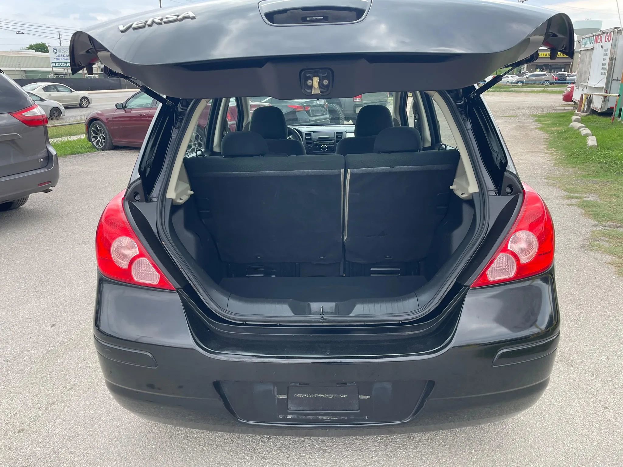Used 2010 Nissan Versa 1.8 S w/ PWR Plus Pkg FWD image 5
