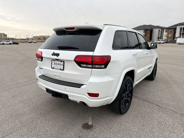 Used 2020 Jeep Grand Cherokee Altitude AWD/4WD image 13