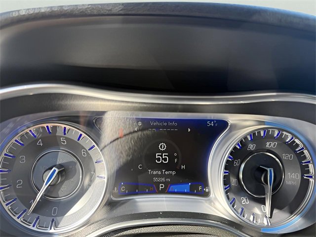 Used 2019 Chrysler 300 Limited image 18