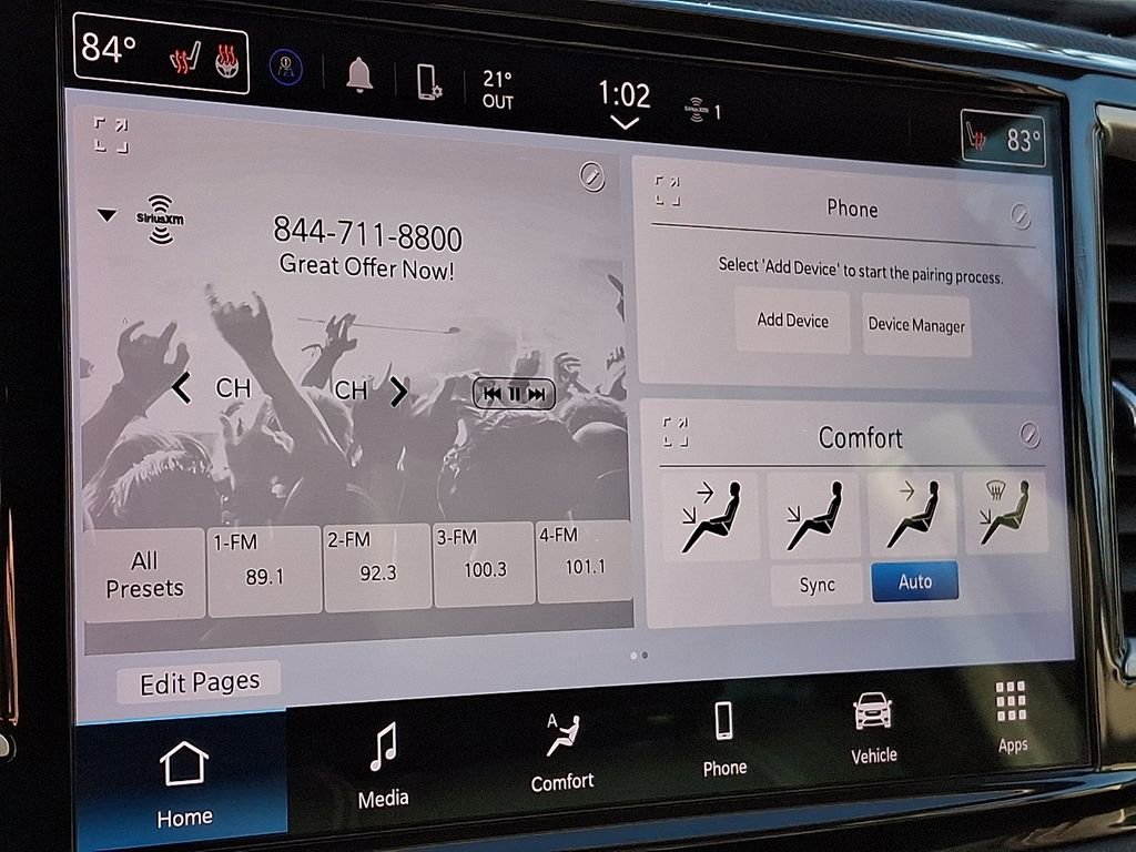 Used 2023 Chrysler Pacifica Touring-L image 14