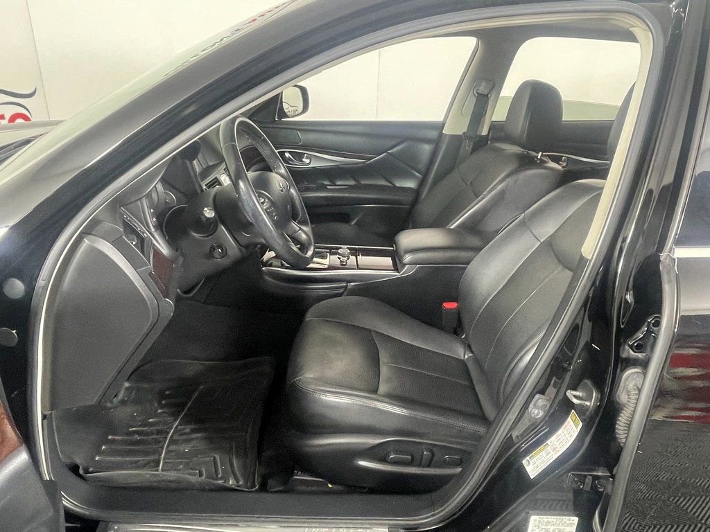 Used 2017 INFINITI Q70 L 3.7 image 13