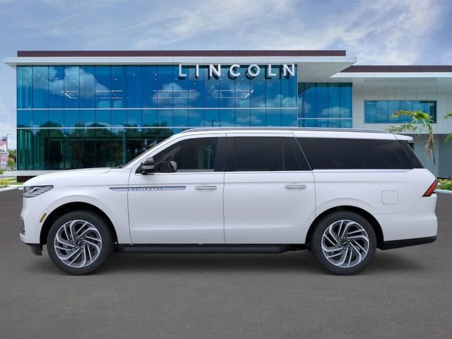 New 2026 Lincoln Navigator L Premier image 3