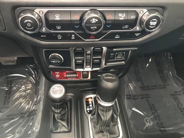 New 2025 Jeep Gladiator Willys image 17