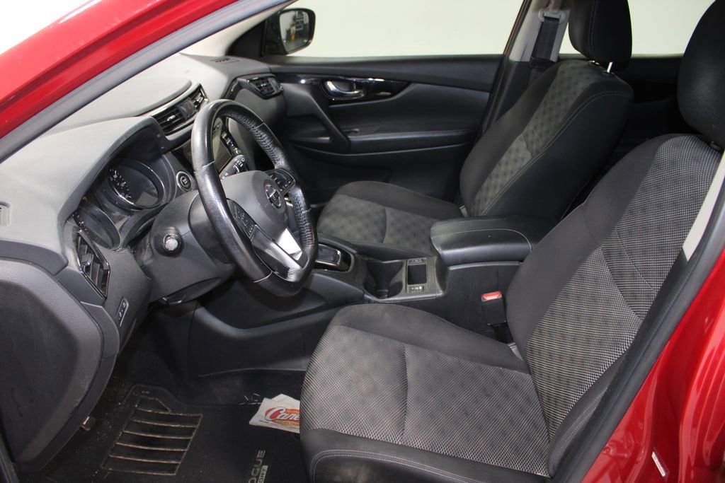 Used 2017 Nissan Rogue Sport SV w/ SV All-Weather Package FWD image 16