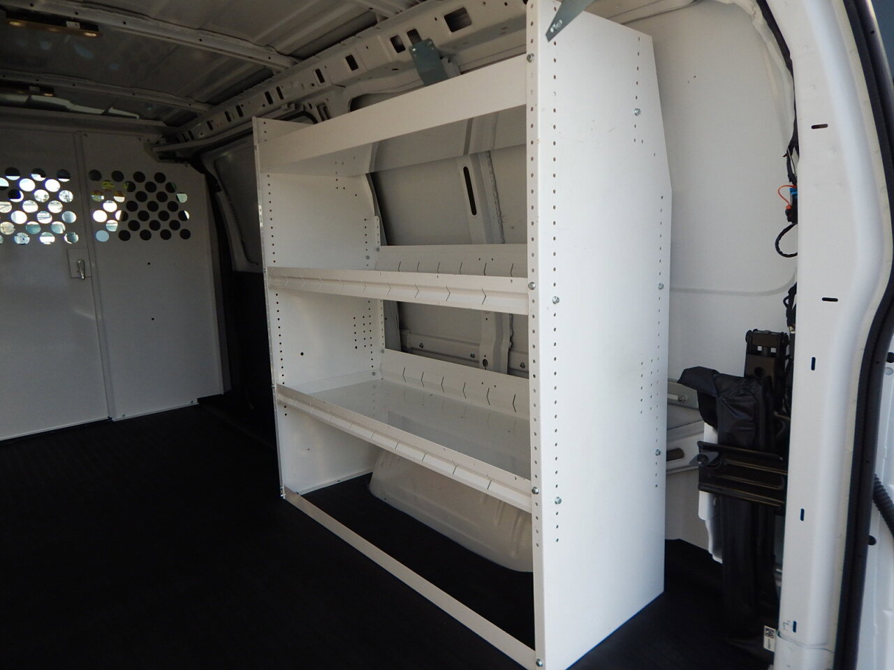 Used 2025 Chevrolet Express 2500 w/ Driver Convenience Package image 13