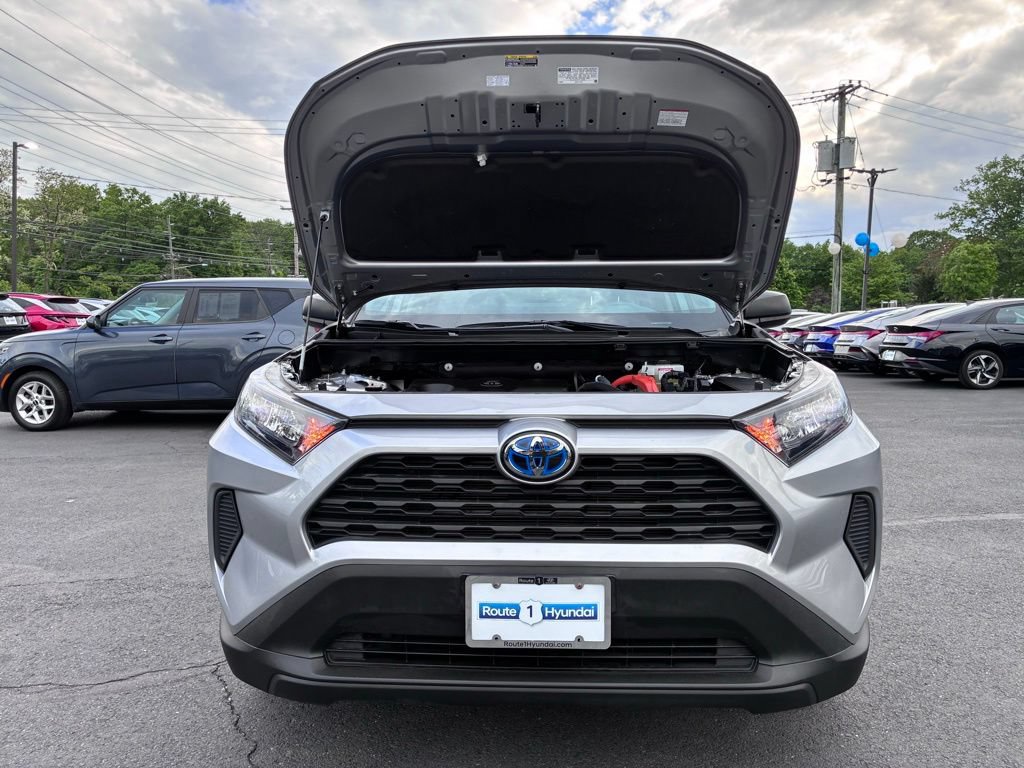 Used 2021 Toyota RAV4 LE AWD/4WD image 10