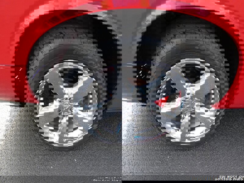 Used 2011 Dodge Challenger SE image 17