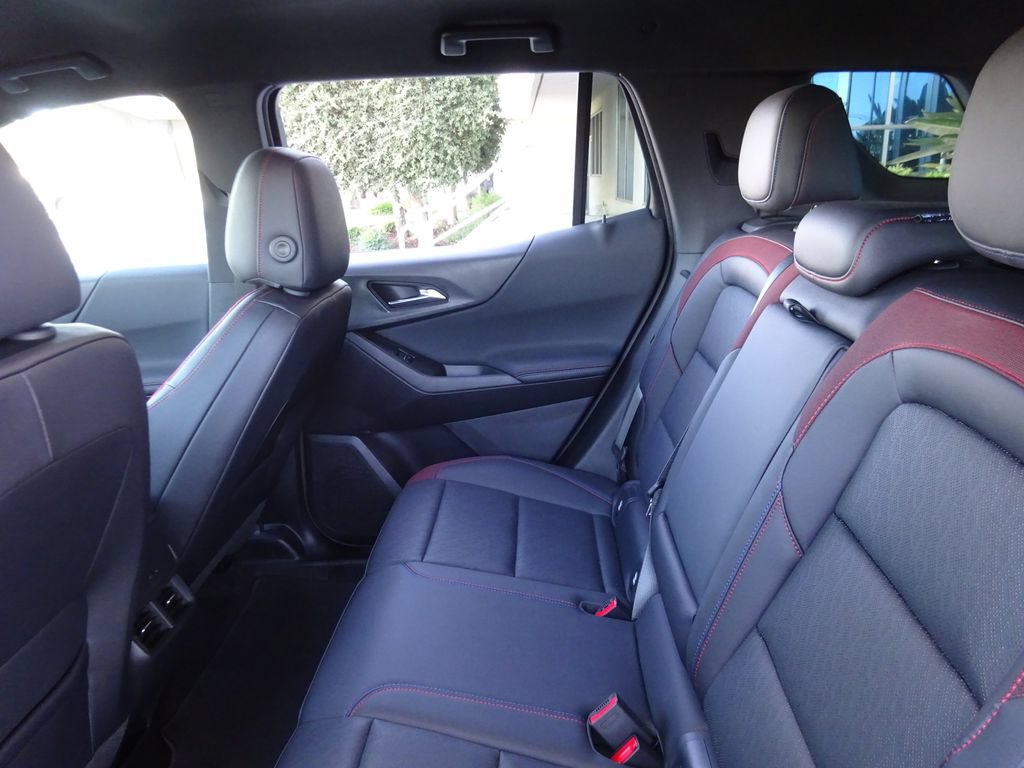 Certified 2025 Chevrolet Equinox RS FWD image 20