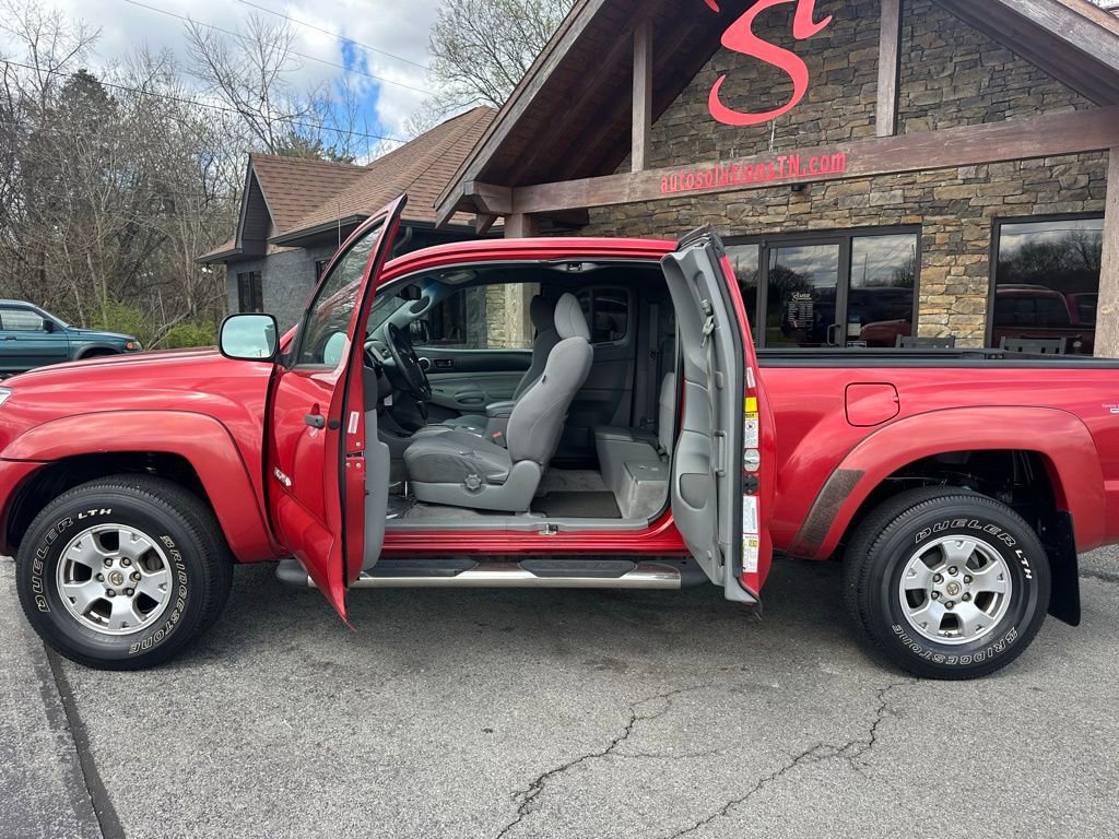 Used 2011 Toyota Tacoma PreRunner w/ TRD Off-Road Pkg RWD image 9