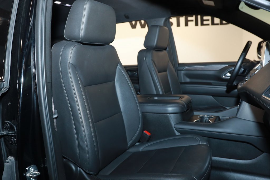 Used 2024 Chevrolet Suburban LT image 16